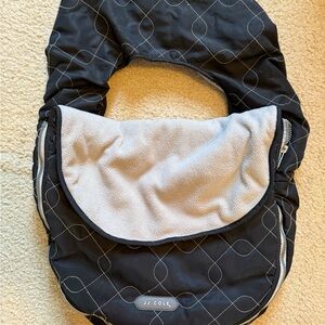 JJ Cole Black and White Quilted Car Seat Cover